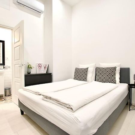 Standard Apartment By Hi5-St. King Mini Studio Budapesta Exterior foto